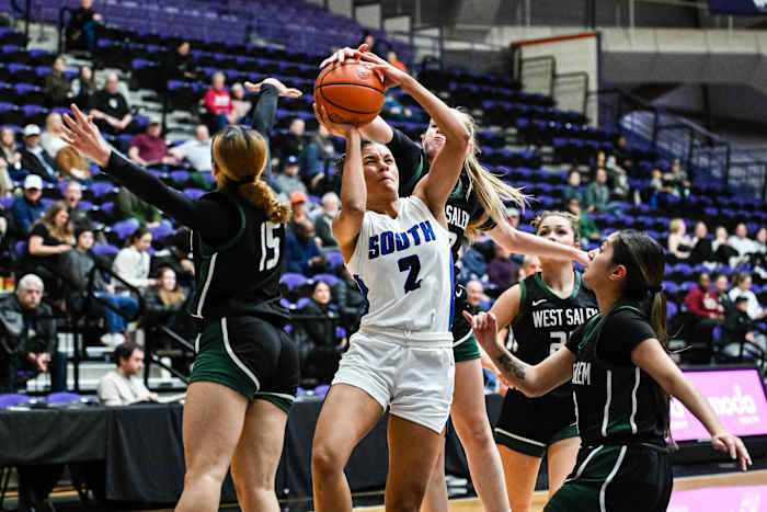South Medford West Salem 6A Oregon girls basketball quarterfinal Naji Saker -15